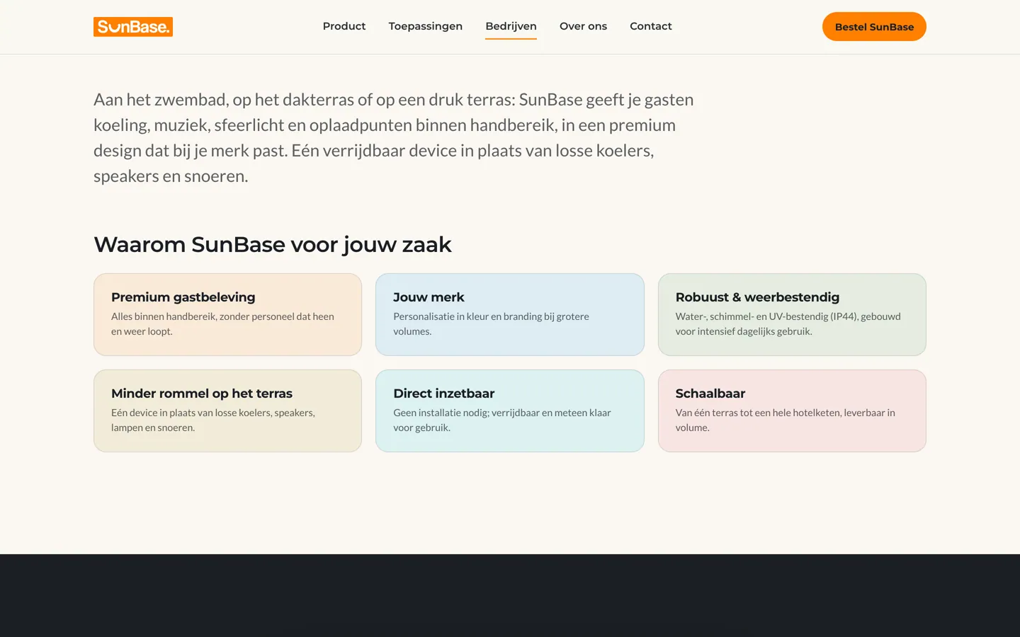 De pagina SunBase voor bedrijven: een alinea over het zwembad, het dakterras en het terras, en daaronder zes gekleurde tegels onder de kop Waarom SunBase voor jouw zaak, van premium gastbeleving tot schaalbaar.